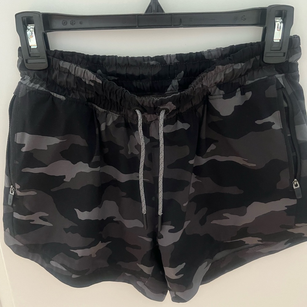 Athleta Girl Camo Black Shorts (Size 14)